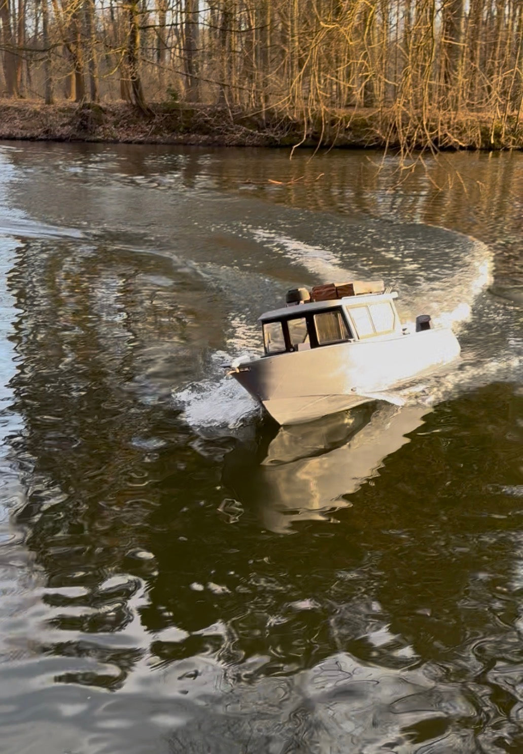 DEFENDER 22 - 1/6 Scale - Twin Outboard Boat - HAVE-IT-ALL