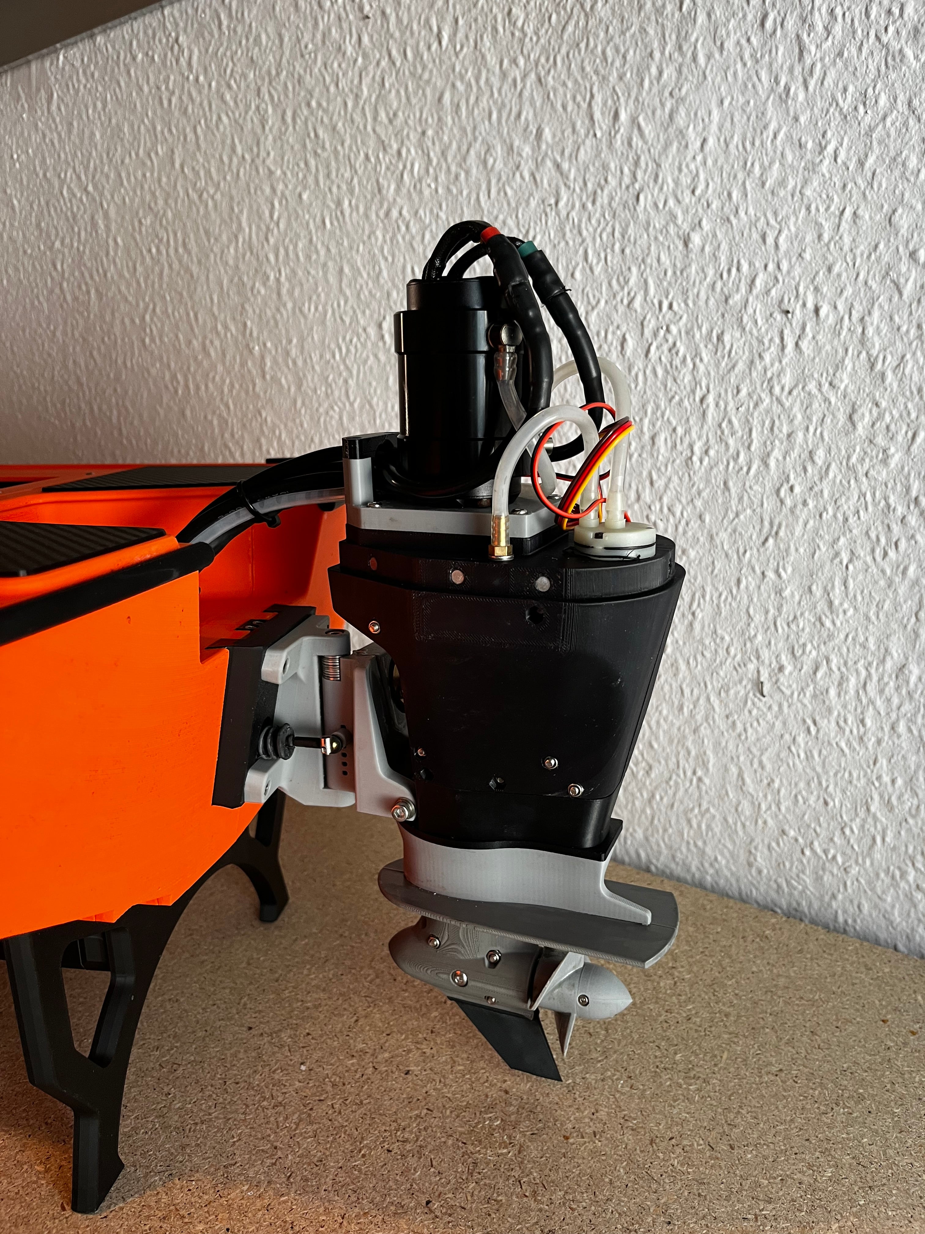 HPW250RT Trimmable Outboard - EU Print Service