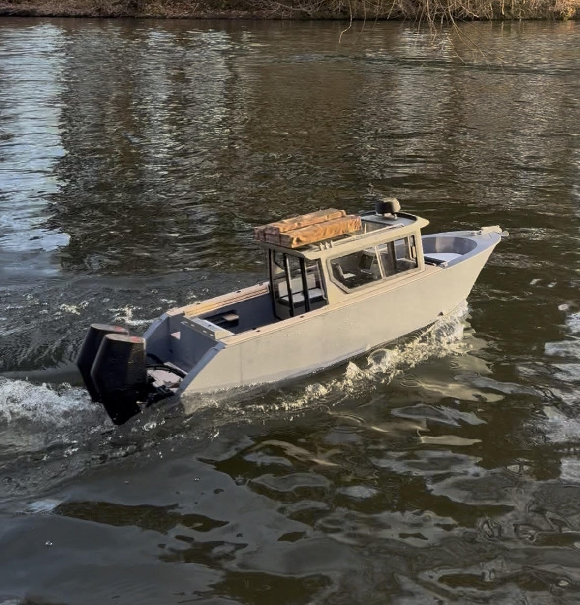 DEFENDER 22 - 1/6 Scale - Twin Outboard Boat - HAVE-IT-ALL